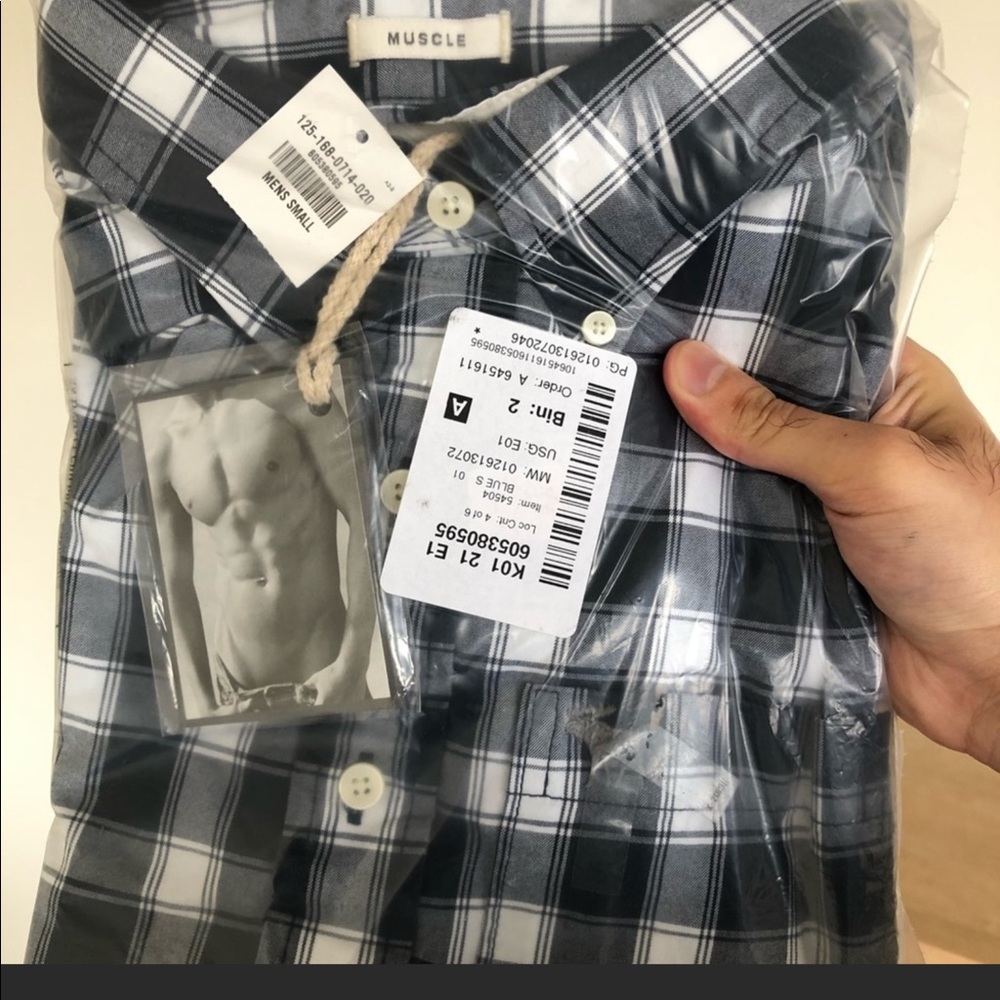 A&F Men’s small muscle shirt